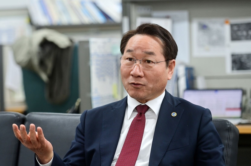 유정복 제21대 대통령선거 국민의힘 경선후보가 “청년 10만명이 글로벌 CEO로 성장할 수 있게 이들의 해외진출을 적극 지원할 것”을 강조했다. ⓒ 유정복 대통령경선 캠프 제공