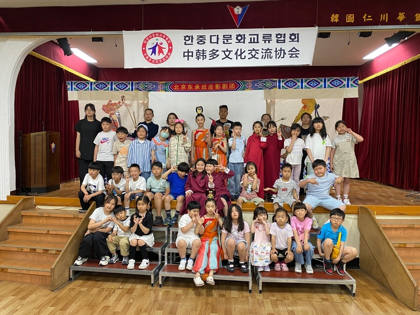한중다문화교류협회 구광회 이사장이 최근 중국 민간문화예술가협회 ‘비물질문화유산 체험 행사’를 성황리에 개최하고 있다. ⓒ 우리일보 db