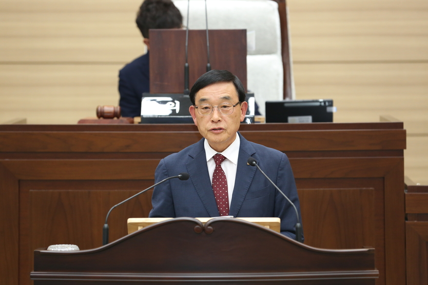 서구의회 이한종 의원, 5분발은을 통해 생활폐기물 직매립 금지 대응책 마련 요구 발의를 하고 있다. ⓒ 인천서구의회 제공