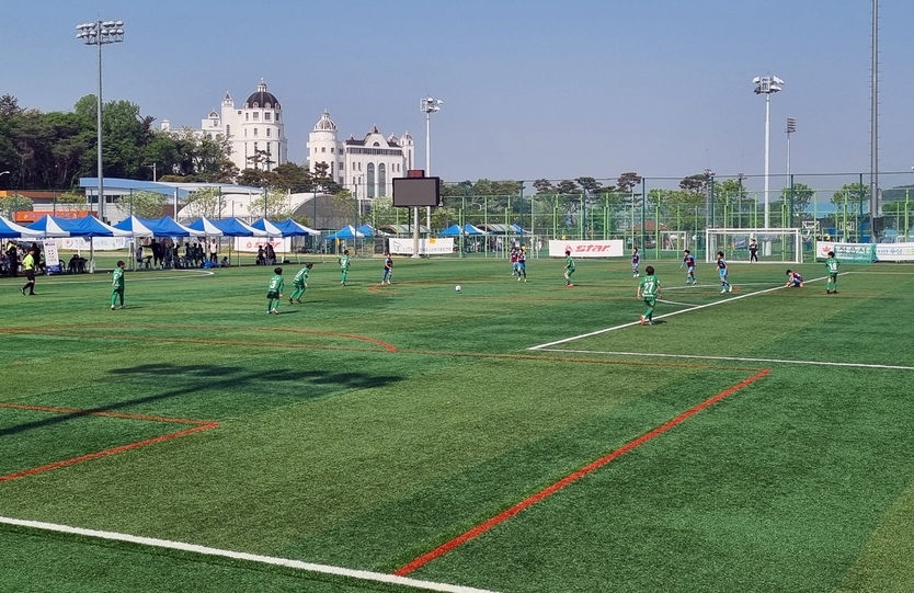 역사·스포츠·힐링·미래가 공존하는 도시, 정읍의 화려한 비상(유소년 축구 페스티벌 성황리 개최)ⓒ정읍시청 제공