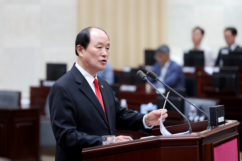 윤재상 시의원이 시정질문을 하고 있다. ⓒ 인천시의회 제공