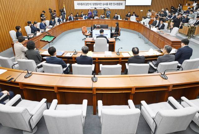 김민석 국무총리 후보가자가 청문회에서 답변을 하고 있다. 