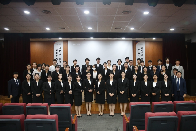 청소년국제협력단체 와이제스트 ‘2025 세계장관포럼 공항의전 및 통역 참가단’ 발대식을 가지고 있다. ⓒ 청소년국제협력단체 와이제스트 제공