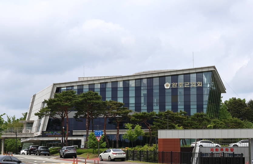 완주군의회청사 전경ⓒ우리일보DB