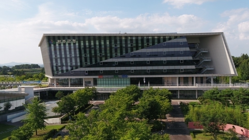 전통 도예작품, 완주 삼례문화예술촌에서 만난다ⓒ완주군청 제공