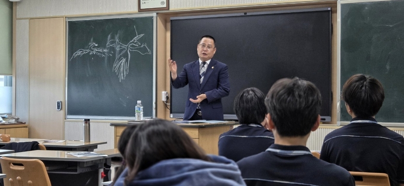 성중기 의원, 전북사대부고 진로체험 ‘직업인 특강’ 나서ⓒ완주군의회 제공