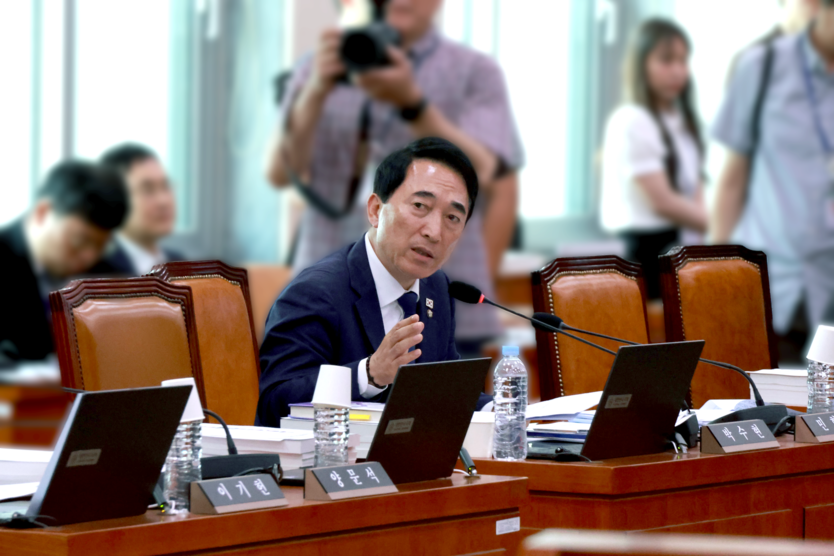 박수현 국회의원이 최휘영 문화체육관광부 장관 인사청문회에서 지역신문 발전정책의 대전환에 대한 질의를 하고 있다. ⓒ 박수현 의원실 제공