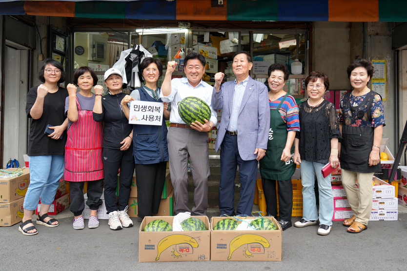 오영훈 지사가 보성시장을 방문해 민생회복 소비쿠폰 지급 이용 적극 독려했다.ⓒ자치도 제공
