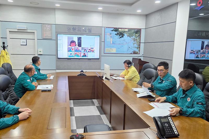 문경복 옹진군수가 옹진군 호우관련 긴급 대책회의 개최하고 있다. ⓒ 옹진군 제공
