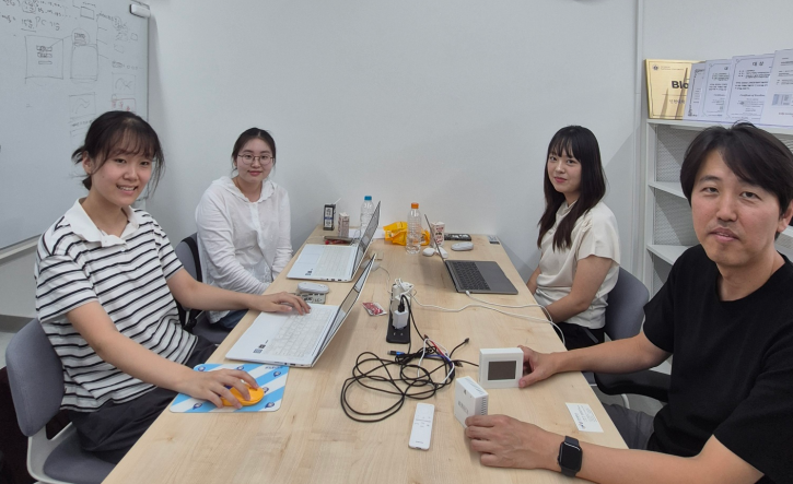 인천대 지역특화청년무역전문가양성사업단이 ‘바운더리컨디션 산 학협력을 통해 공기청정 관련 제품의 마케팅 활동을 펄치고 있다. ⓒ 인천대 제공