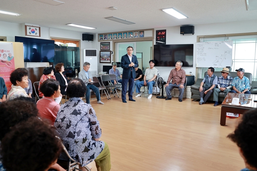 민생현장 방문 일환_대정읍 무릉2리(인향동) 경로당ⓒ서귀포시 제공