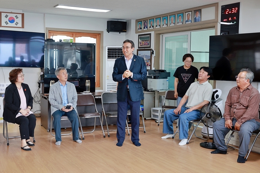 민생현장 방문 일환_대정읍 무릉2리(인향동) 경로당ⓒ서귀포시 제공