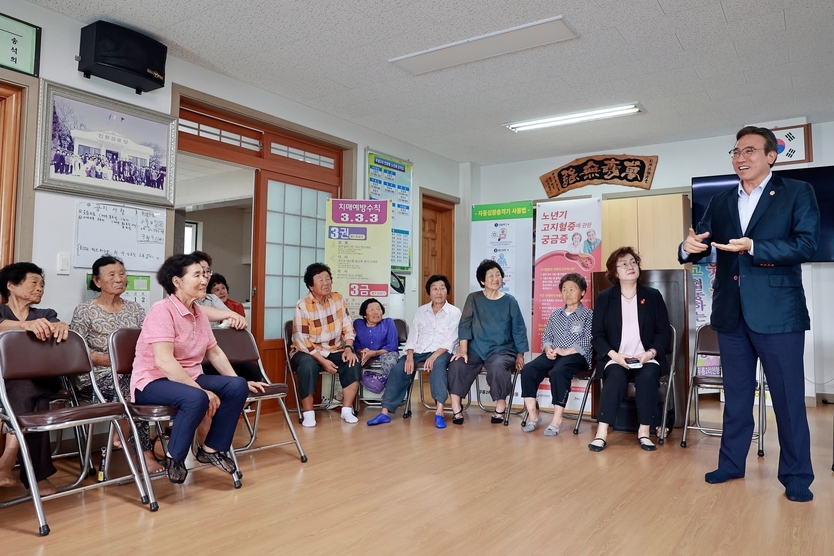 민생현장 방문 일환_대정읍 무릉2리(인향동) 경로당ⓒ서귀포시 제공