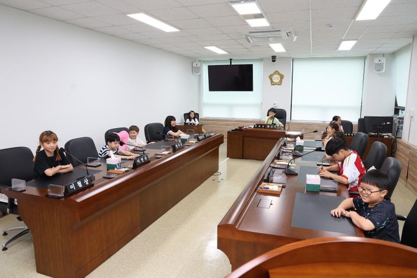 남동구의회, 청소년 모의의회 및 견학 프로그램 진행하고 있다. ⓒ 남동구의회 제공