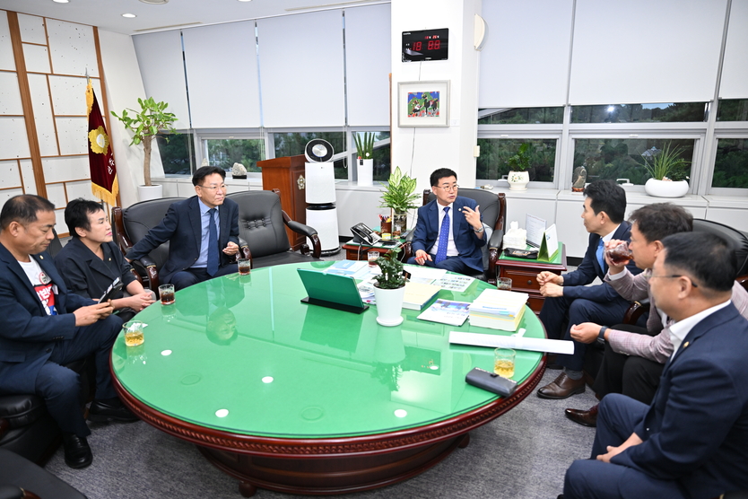 완주군의회, 전북지방변호사회와 손잡고 전주가정법원 및 완주군법원 설치 논의ⓒ완주군의회 제공