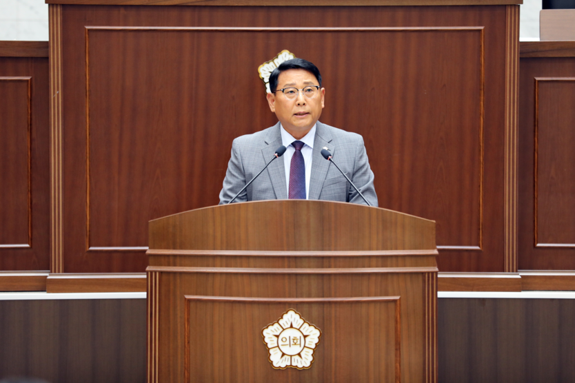  연수구의회 박정수 의원(국민의힘, 옥련1동·동춘1·2동)이 9월 1일 열린 제274회 임시회 5분 자유발언을 하고 있다. ⓒ 연수구의회 제공
