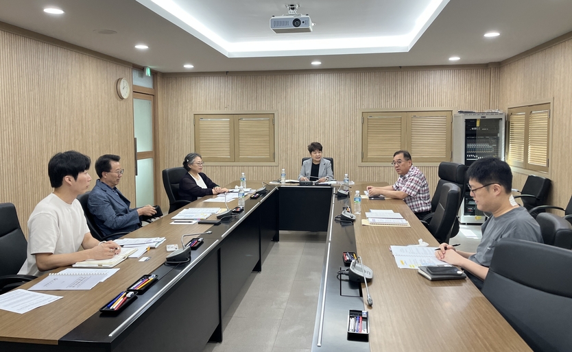 인천 동구 돌봄 통합지원에 대해 간담회를 개최하고있다 ⓒ 인천동구의회 제공