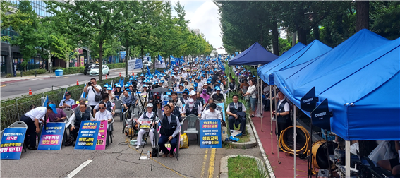 인천기독총연합회와 시민단체들이 퀴어문화축제에 반대 집회를 가지고 있다. ⓒ 우리일보 db