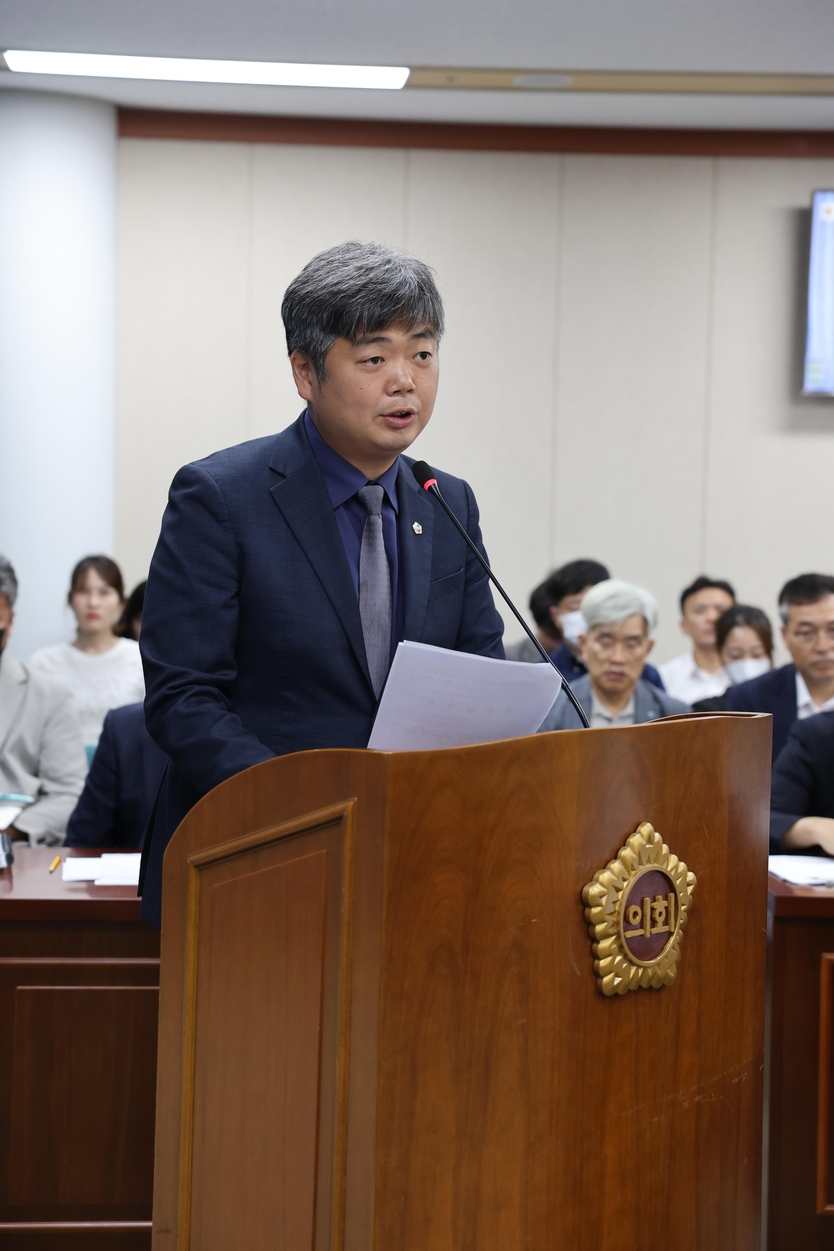 상임위 제안 설명 중인 박원종 전남도의원ⓒ자치도의회 제공