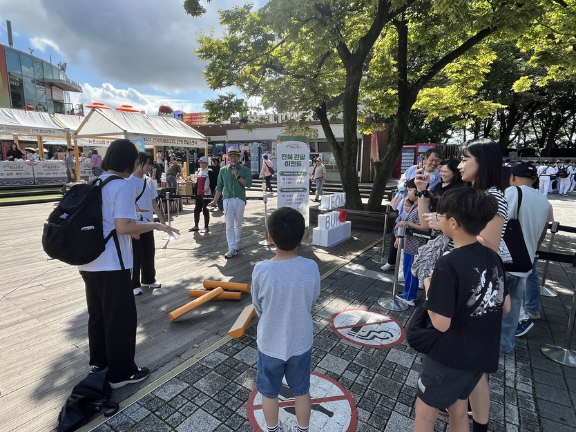 남산서울타워에서 ‘전북특별자치도 관광 팝업스토어’