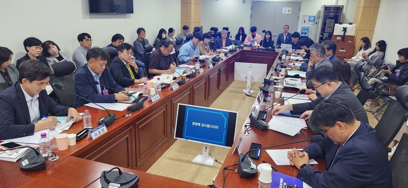 인천 공공의료 및 필수의료 확충을 위한 국회 토론회가 9월 26일 국회의원회관 제7간담회의실에서 개최 하고 있다. ⓒ 인천대 제공