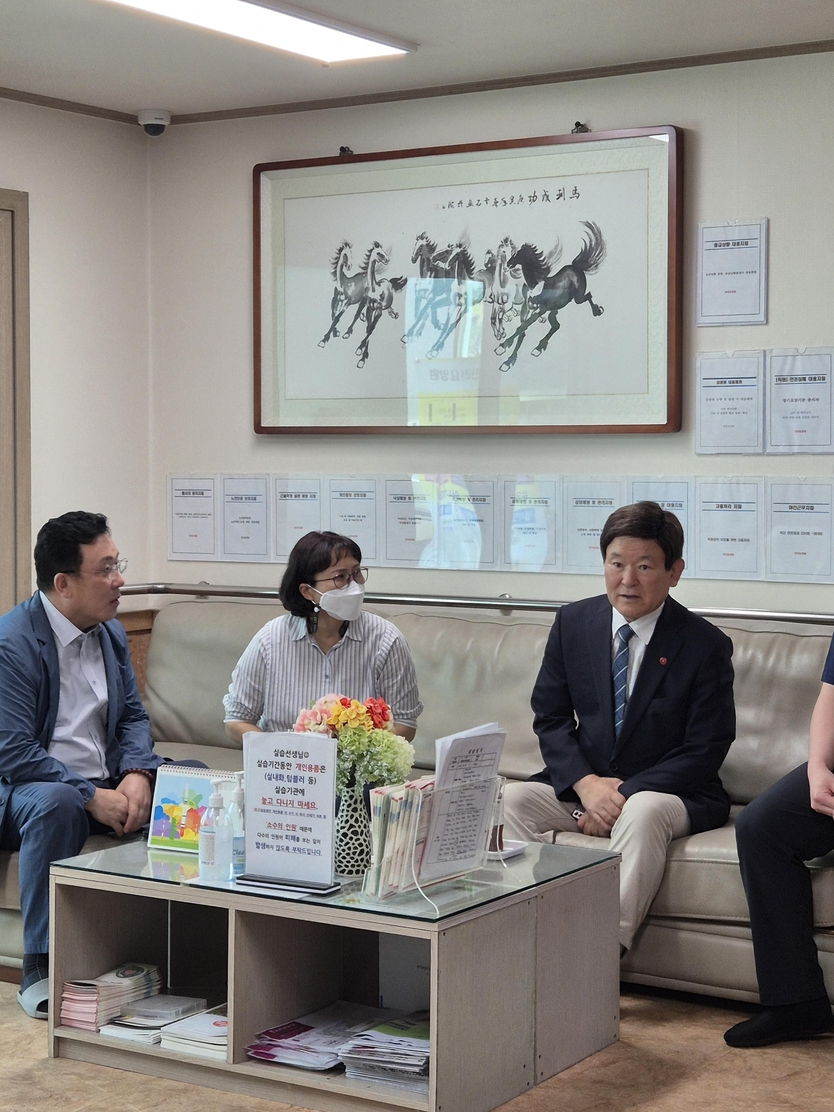 도교육청 추석맞이 도내 33개 사회복지시설 찾아 위문ⓒ자치도교육청 제공