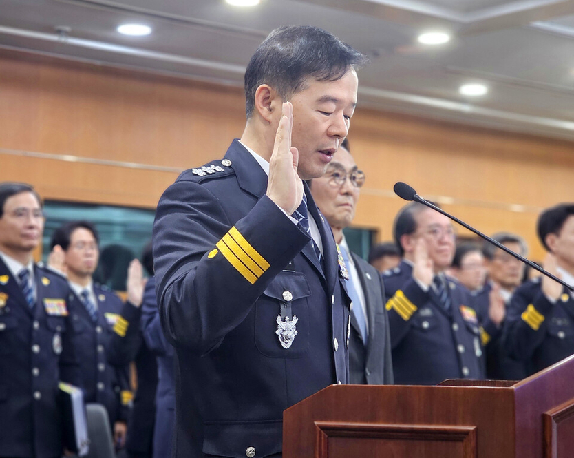 한창훈 인천경찰청장이 25년 국회행정감사에 선서를 하고 있다. ⓒ 인천경찰청 제공
