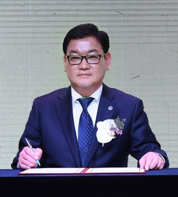 안부수 (사)아태평화교류협회 회장, 제8회 ‘대한민국을 빛낸 13인 대상’ 세계평화봉사공헌대상 수상