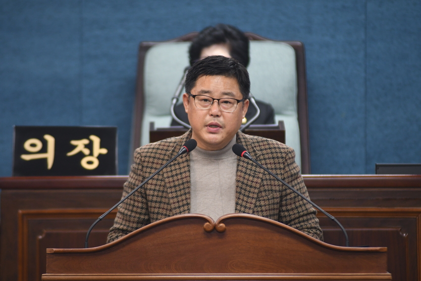 미추홀구의회 이선용 의원‘이 5분 발언을 하고 있다. ⓒ 미추홀구의회 제공