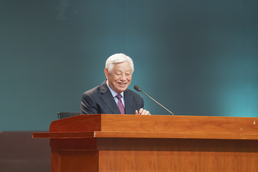 박옥수 목사가 성경세미나에서 복음을 전하고 있다. ⓒ 기쁜소식선교회 제공