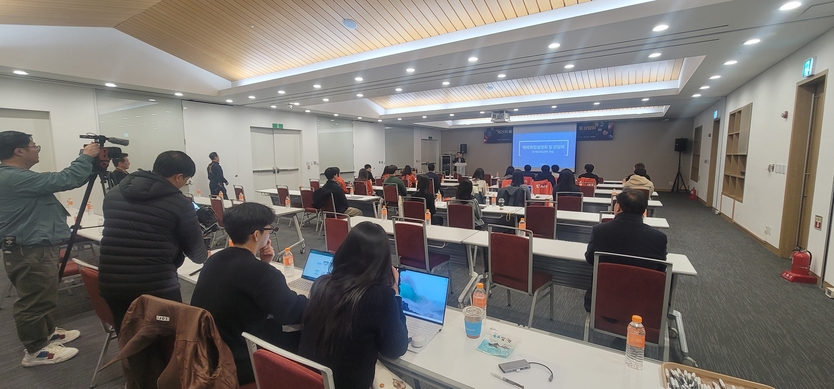 ‘제29차 세계한인경제인대회 및 2025 KOREA BUSINESS EXPO INCHEON’ 현장 비즈시니 행사를 개최하고 있다. ⓒ 인천대 제공