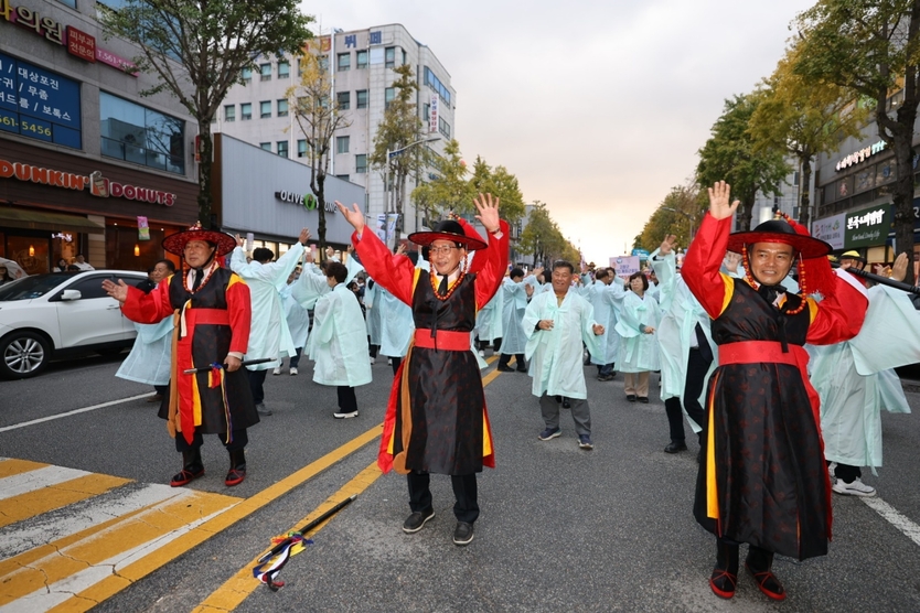 제52회 모양성제 거리퍼레이드 ⓒ 고창군 제공