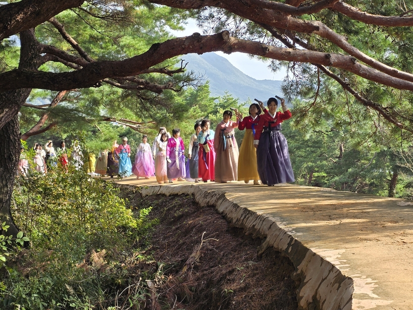 제52회 모양성제 거리퍼레이드 ⓒ 고창군 제공