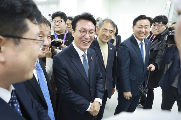 김민석 국무총리 익산 국가식품클러스터 식품기업 창업지원 현장방문