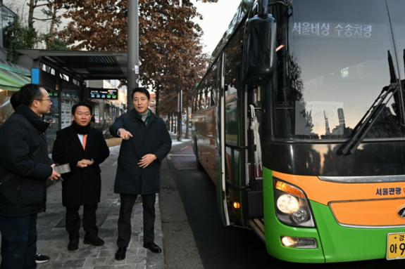 오세훈 시장, 버스 파업 이틀째 현장 점검… “시민의 발, 조속히 돌려드릴 것”