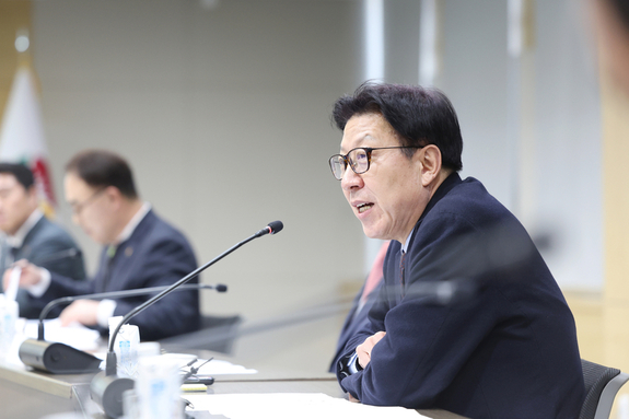 “30년 숙원 물 문제, 이번엔 끝내자” 박형준 시장, 경남도청서 상생 회동