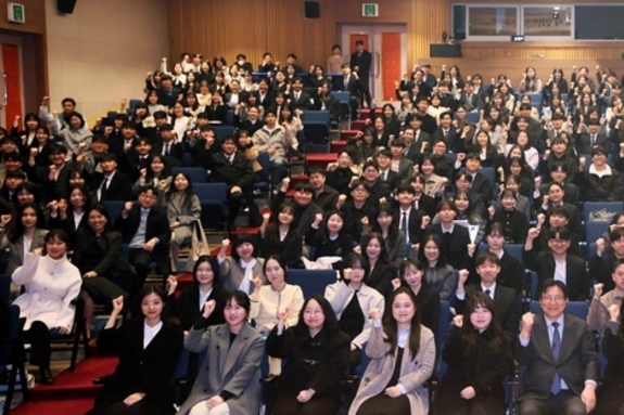 도성훈 인천시교육감, 신규교사 761명 임명장 수여… “학생 가능성 깨우는 교사 되길”