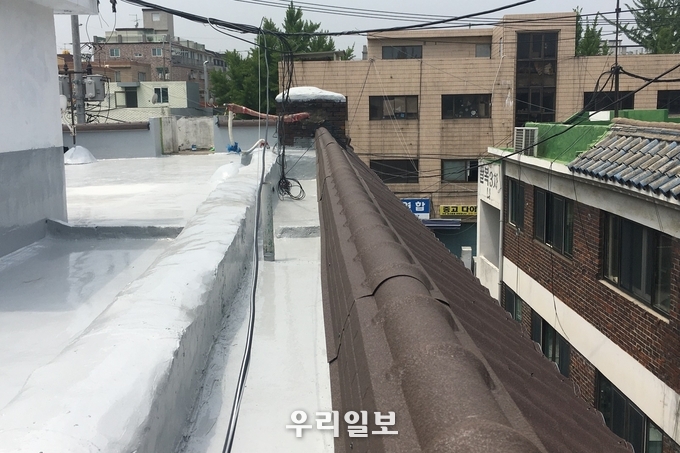 기와탈락 및 옥상누수 등 공용부분을 보수한 다세대주택 모습 ⓒ부천시청