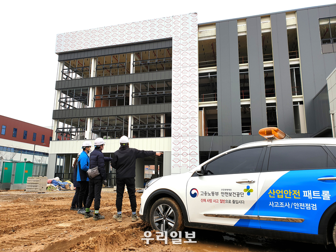 산업안전 패트롤카 현장 점검.(사진=안전보건공단 인천광역본부)