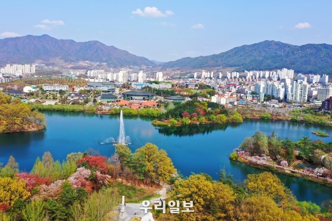 호암지 전경.(사진=충주시)