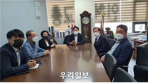 김실 추진단장,가용섭, 공병건, 김수진. 한희진 추진단원 ⓒ 올바른교육사랑실천운동본부 제공