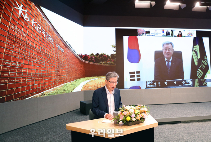대한이살았다 통일염원의동산벽돌쌓기 완공식 행사