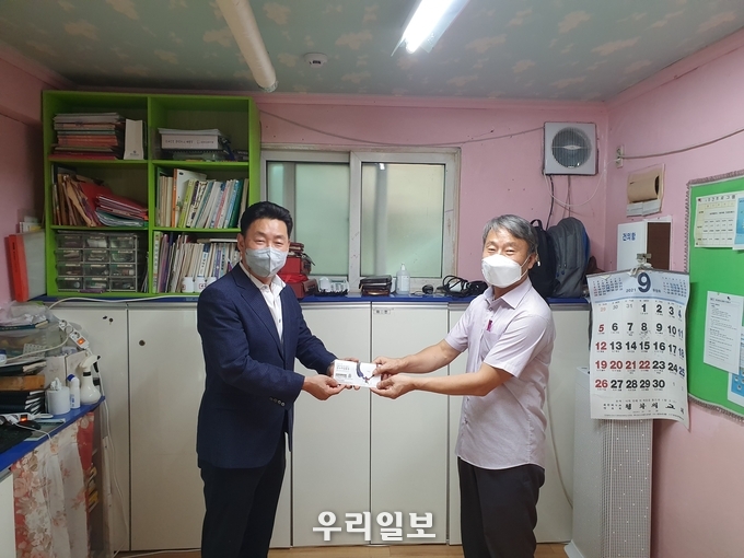 인천지방중소벤처기업청장은 추석명절을 맞이해 이웃사랑을 실천하고자 사회복지시설 ‘평화의 집’ 방문 ⓒ 인천지방중소벤처기업청 제공