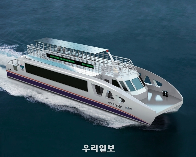 탄금호 일렉트릭 유람선.(사진=충주시청)