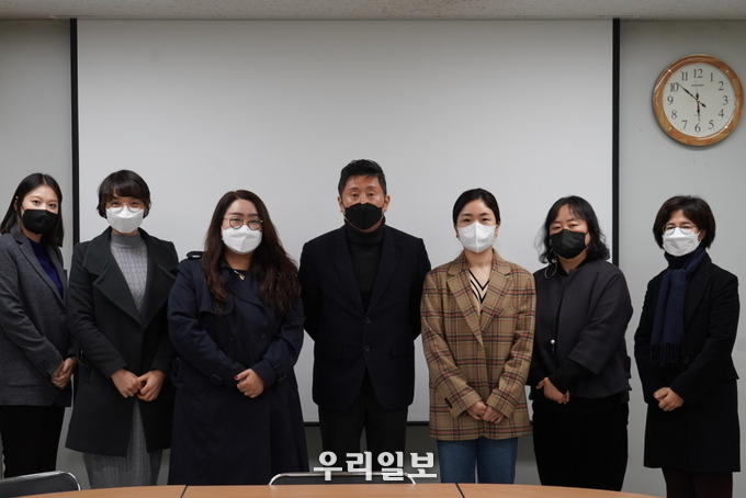 대구광역시 남구의회 7명과 구미시의회 및 구미시청 관계자 4명이 방문하여 마포문화재단 시설을 탐방하고 마포문화재단의 역할 및 추진 현황에 대한 질의응답 시간을 가졌다.