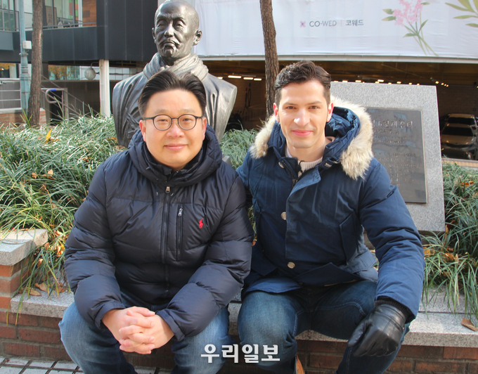 이번 영상을 함께 제작한 서경덕 교수와 방송인 알베르토 몬디