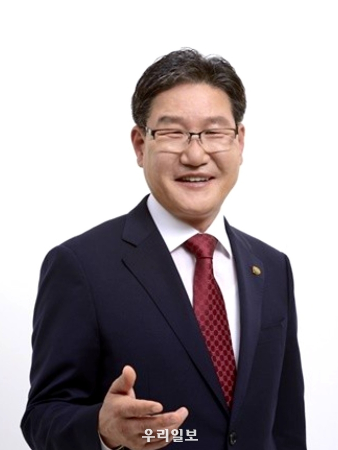 박세복 영동군수, 제4회 대한민국을 빛낸 13인 대상 '지역발전부문 대상' 수상자로 선정<br>
