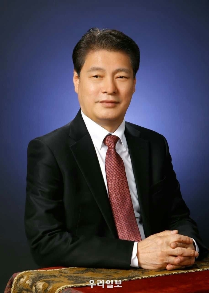 2021대한민국을 빛낸 13인 대상 조직위원회, 이문휘 송산그룹 회장을 플랫폼부문 '글로벌청년창업공헌대상' 수상자로 선정