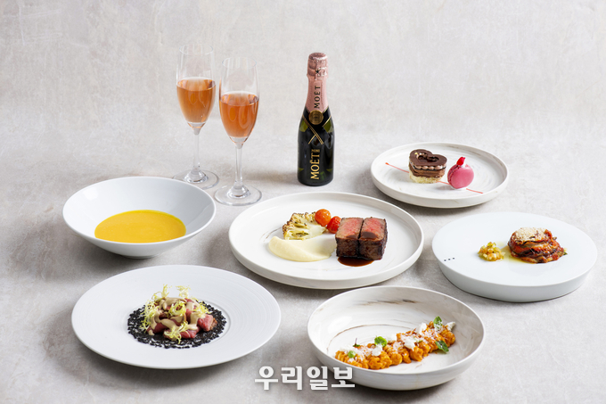 코트야드 타임스퀘어 발렌타인 디너 코스 이미지
