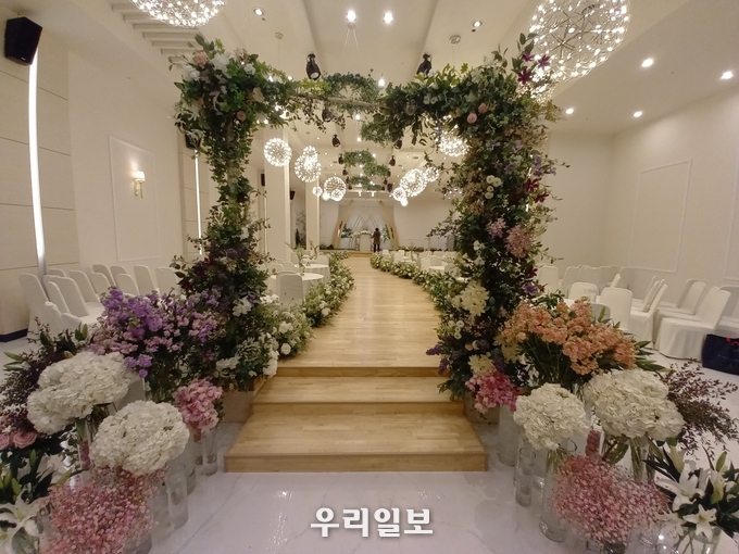 부부여 꽃길만 걸어다오 (사진제공--송 연우)